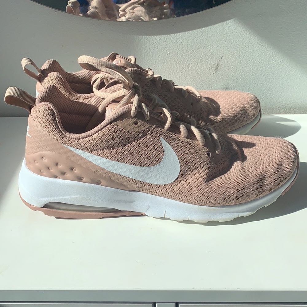 NIKE women’s light pink nude air max sneakers